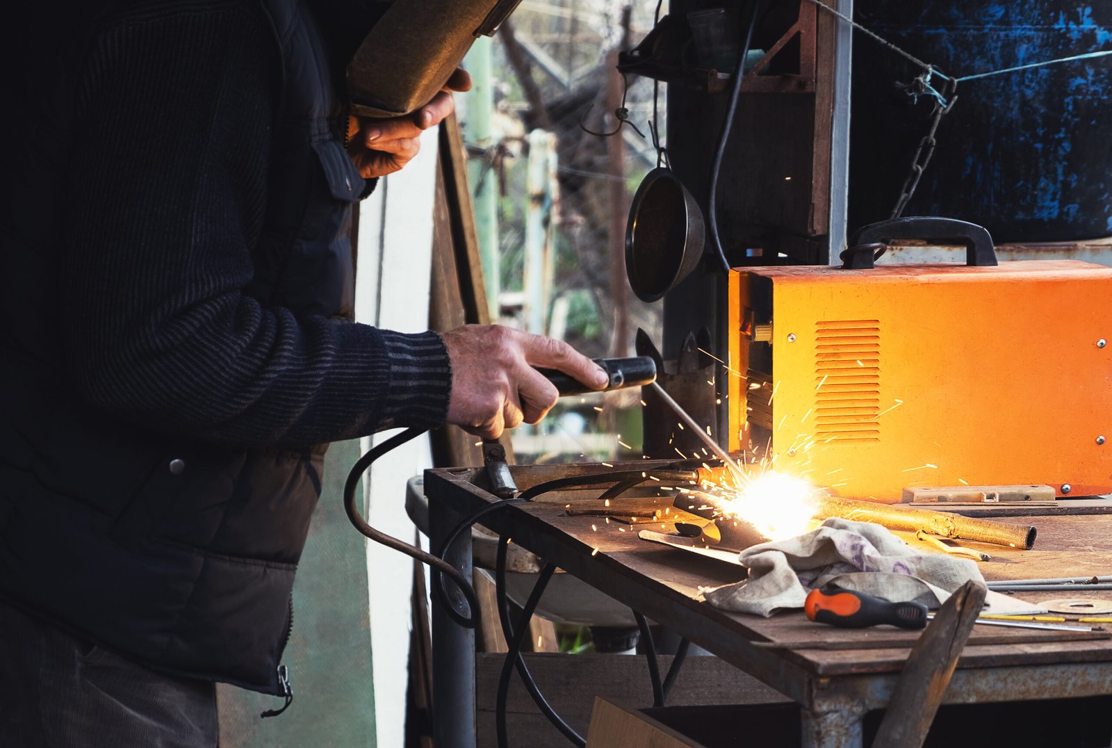 WELDING MACHINE
